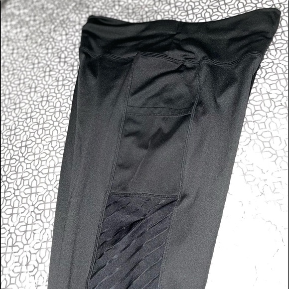🖤 SHEIN Mesh Insert Pocket Legging 🖤 - Picture 8 of 10